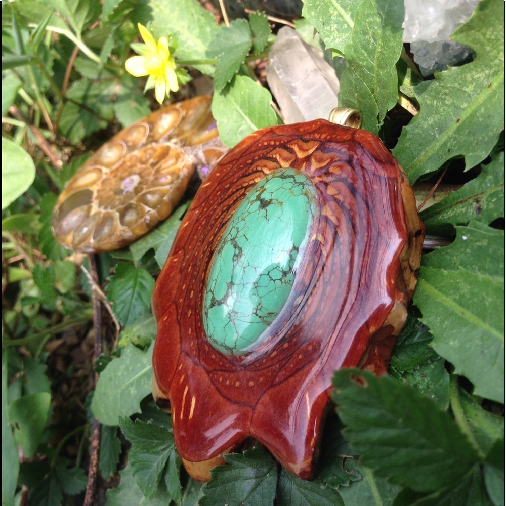 Spiderweb Turquoise Third Eye Pinecone - Picture 3 of 3